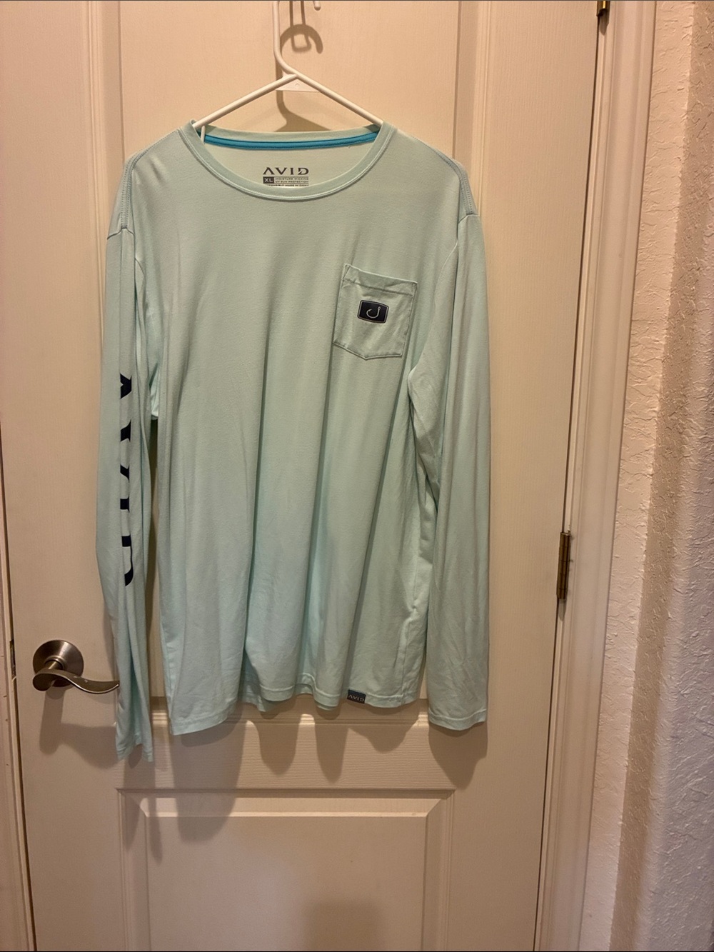 AVID Outdoors Men’s Long-Sleeve Pocket Tee - Mint
